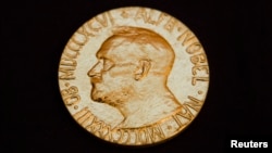 諾貝爾獎牌(資料圖片)