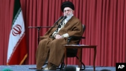 伊朗最高領袖哈梅內伊在德黑蘭出席會議。 （2024年12月17日）