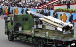 台湾在国庆游行时展示的雄风三号导弹