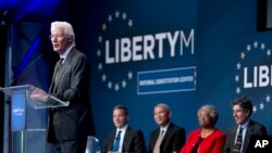 荷里活著名演員李察.基爾在美國費城國家憲法中心自由勳章頒獎儀式。