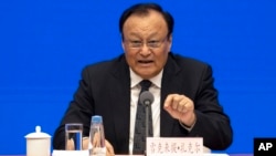 新疆維吾爾自治區主席扎克爾在北京召開的新聞發佈會上講話。（2019年12月9日）