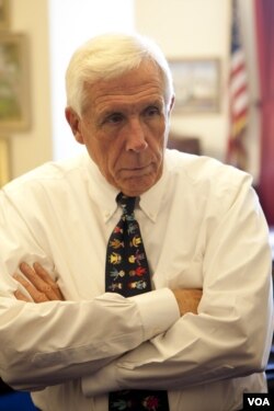 沃尔夫众议员(资料)(美国之音常晓拍摄)