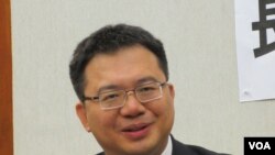 经建会部门计划处副处长詹方冠（美国之音张永泰拍摄）