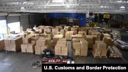 美國海關和邊境保護局7月14日在費城查獲來自中國的偽造汽車零部件。