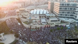 以色列民众2023年3月27日在耶路撒冷抗议总理内塔尼亚胡的司法改革计划。