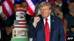 美國前總統、共和黨總統候選人唐納德-特朗普(Donald Trump)在佛羅里達州西棕櫚灘的西棕櫚會議中心在慶祝自己78歲生日的競選集會上。 (2024年6月14日)