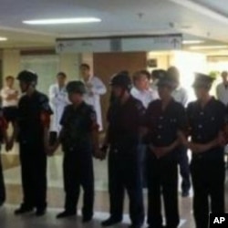 警方戒备森严陈光诚见不到朋友