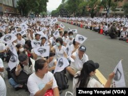 公民1985行动联盟支持群众(美国之音张永泰拍摄)