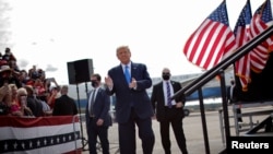 特朗普星期三前往北卡羅萊納州造勢。