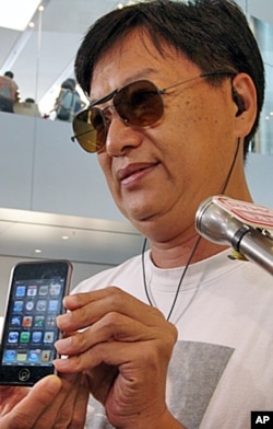 蘋果電腦“粉絲”﹐香港的招鏡光認為喬布斯是一個獨特﹑值得尊敬和學習的人