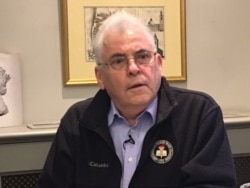 英國公民韓飛龍 ( 美國之音江靜玲拍攝)