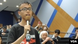 香港中五學生馮同學認為，北京當局不可信 (美國之音湯惠芸)