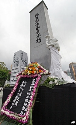 民主烈士纪念碑矗立在香港64烛光集会会场