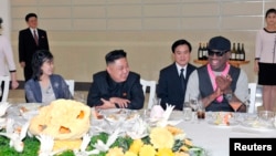 美國前籃球巨星洛文3月1 日在朝鮮﹐與朝鮮領導人金正恩見面。