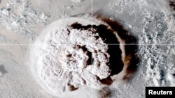 ພາບ​ຈາກ​ດາວ​ທຽມ​ສະ​ແດງ​ໃຫ້​ເຫັນ​ພູ​ເຂົາ​ໄຟ​ໃຕ້​ນ້ຳ​ທະ​ເລ​ຢູ່ນອກ​ປະ​ເທດ ທົງ​ກາ.