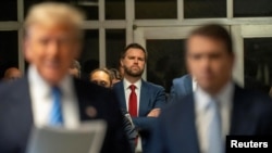  ການພິຈາລະນາຄະດີອາຍາຂອງ ທ່ານ ດໍໂນລ ທຣໍາ ໃນຂໍ້ກ່າວຫາປອມແປງເອກະສານທາງທຸລະກິດຍັງຄົງດຳເນີນຕໍ່ໄປໃນ ນີວຢອກ