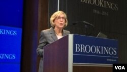 美國前商務部長富蘭克林星期二在布魯金斯學會發表主題演講 （美國之音莉雅拍攝）