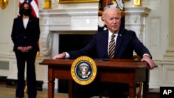 拜登總統2月24日簽署有關供應鏈審查的行政令後發表講話（美聯社）