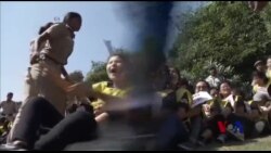 藏青会在印度中国使馆外抗议习近平访印