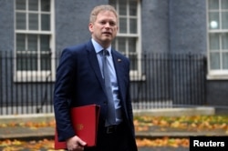 英國商業大臣格蘭特·夏普斯（Grant Shapps）在倫敦唐寧街10號。（2022年11月17日）