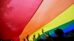 中共極權下同性戀運動的“變裝秀”