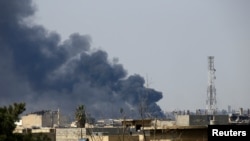 在摩蘇爾老城的戰鬥中，硝煙升起（2017年3月24日）