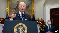 美國總統拜登在白宮就奧密克戎新冠變異病毒的防範措施發表講話（2021年11月29日）