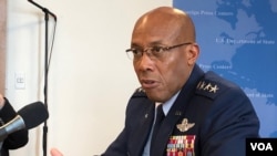 美國太平洋空軍司令查爾斯布朗（Charles Brown）。( 美國之音方冰拍攝)