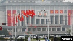 5月6日，民眾在北韓勞動黨全國代表大會會場附近走過。