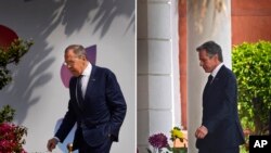 美国国务卿布林肯与俄罗斯外长拉夫罗夫参加印度20国集团外长会议。（2023年3月2日）