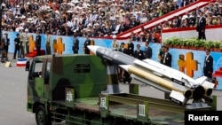 资料照：台湾在双十节庆祝活动上展示雄风三型反舰导弹。（2007年10月10日）