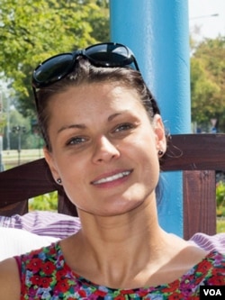 捷克媒体记者普罗恰兹科娃。