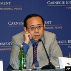 澳門大學公共行政系主任王建偉