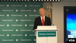 联邦参议员斯科特（Sen. Rick Scott, R-FL）2020年2月28日在哈德逊研究所发表演说。（美国之音记者李逸华拍摄）