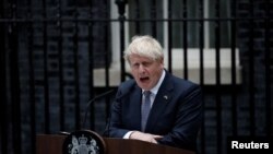 英國首相約翰遜7月7日倫敦時間中午12點30分在唐寧街首相府外宣布辭職