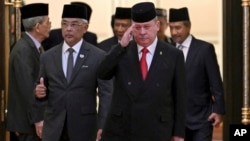 資料照片: 柔佛州蘇丹伊布拉欣(右)當選為第17任馬來西亞國家元首