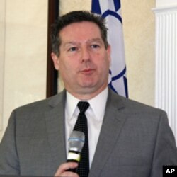 美国“喂饱孩子基金会”副会长惠茨通