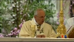 2015-04-05 美國之音視頻新聞:教宗方濟各主持慶祝復活節彌撒