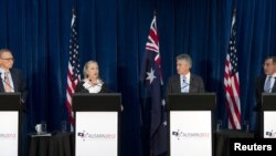 帕內塔與希拉里‧克林頓星期三一起出席美澳年度防務高峰會議