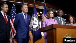 美國國會議長佩洛西率領亞洲之行國會成員星期三在國會召開記者會。