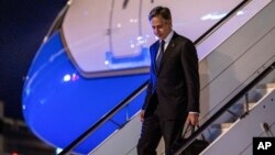 美國國務卿安東尼∙布林肯星期一乘機抵達羅馬。