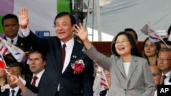 台灣總統蔡英文和立法院長蘇嘉全參加在總統府舉行的雙十節慶祝活動。 （2018年10月10日）