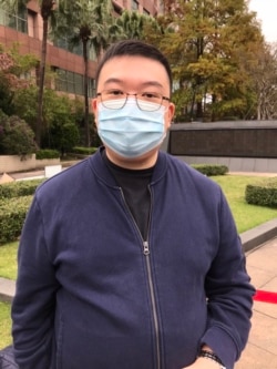 香港歷史作家徐承恩 (美國之音記者顧展瓏攝)