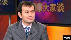 世界維吾爾大會發言人、美國維吾爾協會主席阿里木.斯依托夫2006年接受美國之音採訪