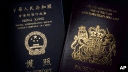 大部分香港人目前持有的香港特區護照和英國國民海外護照