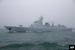中國海軍052D型貴陽號導彈驅逐艦在青島附近參加海軍演練。（2019年4月23日）