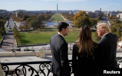 2016年11月10日，美国众议院议长保罗·瑞安和候任总统川普在国会大厦的议长阳台上