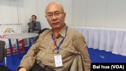 汉和防务评论总编平可夫(美国之音白桦拍摄)