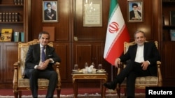 2024年11月14日，IAEA總幹事格羅西(左)會晤伊朗外交部長阿拉格奇。 (西亞通訊社／路透社發布)