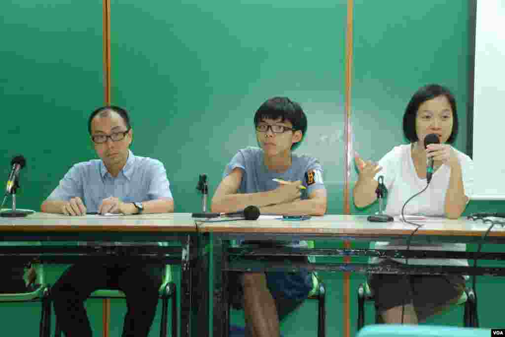 香港學民思潮舉辦家長座談會，講解中學生罷課爭普選的理念以及如何處理親子之間政見不合等問題